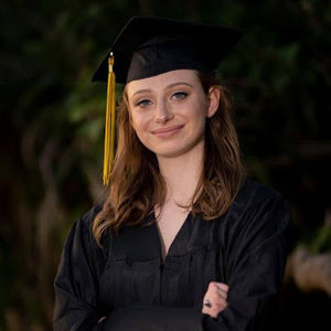 Meet your Posher, Alaura